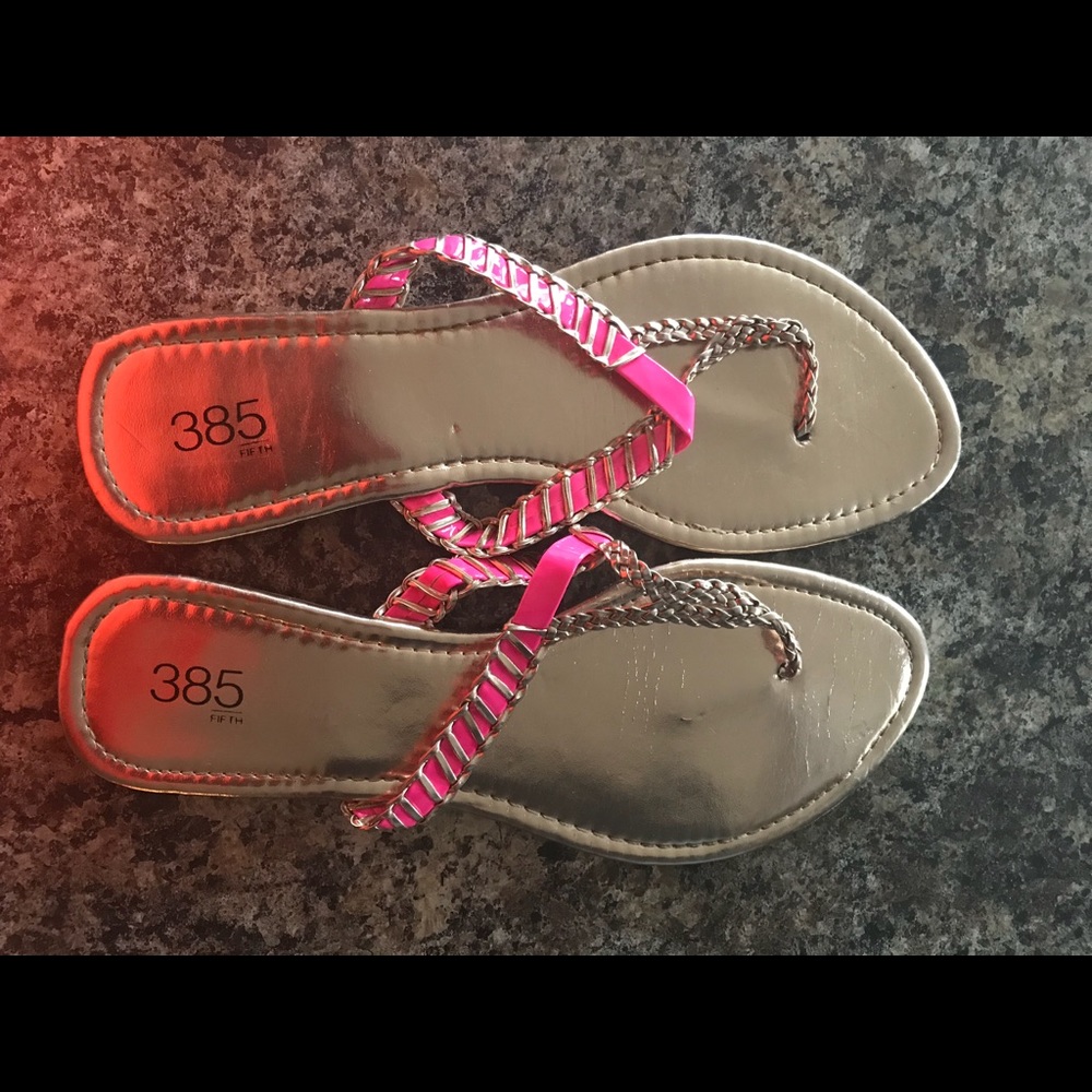 Pink & gold flip flops- SIZE 11